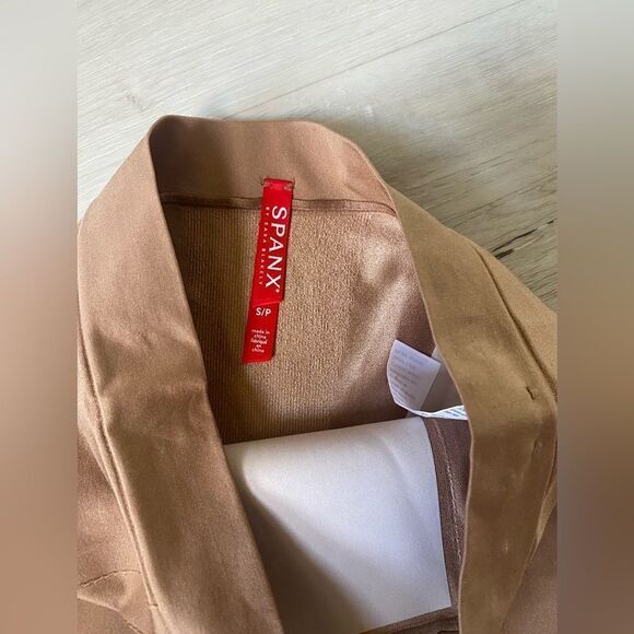 Spanx OnCore High Waist Mid-Thigh Shorts Caf Au Lait S Nwot never worn - Picture 11 of 13